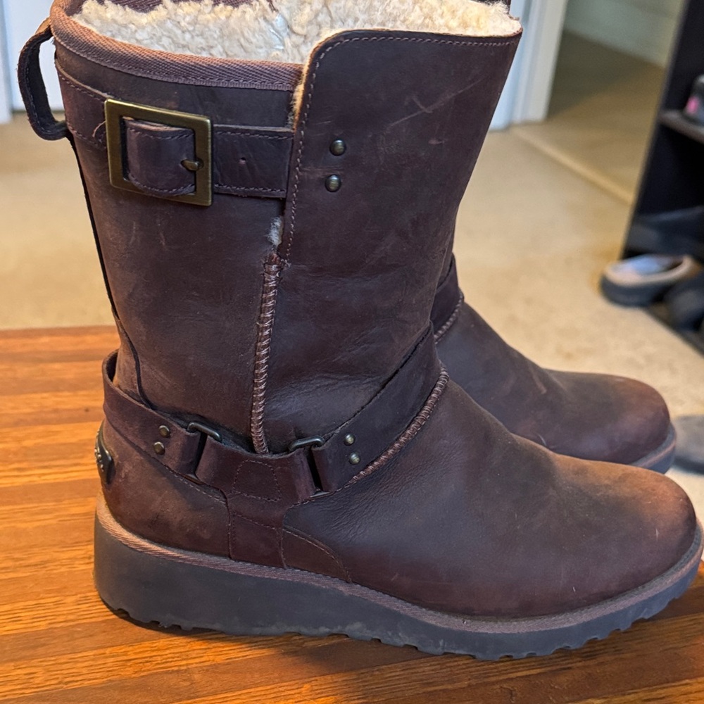 Brown LeatherUGG Boots with Buckle